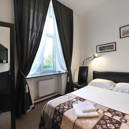 Hotel Reno On Deribasovskaya Odessa Dış mekan fotoğraf