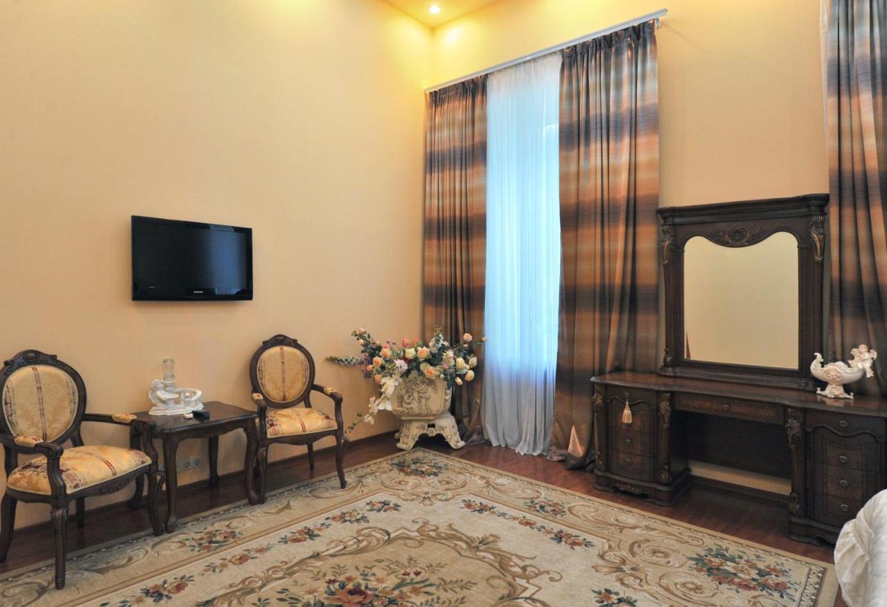 Hotel Reno On Deribasovskaya Odessa Dış mekan fotoğraf