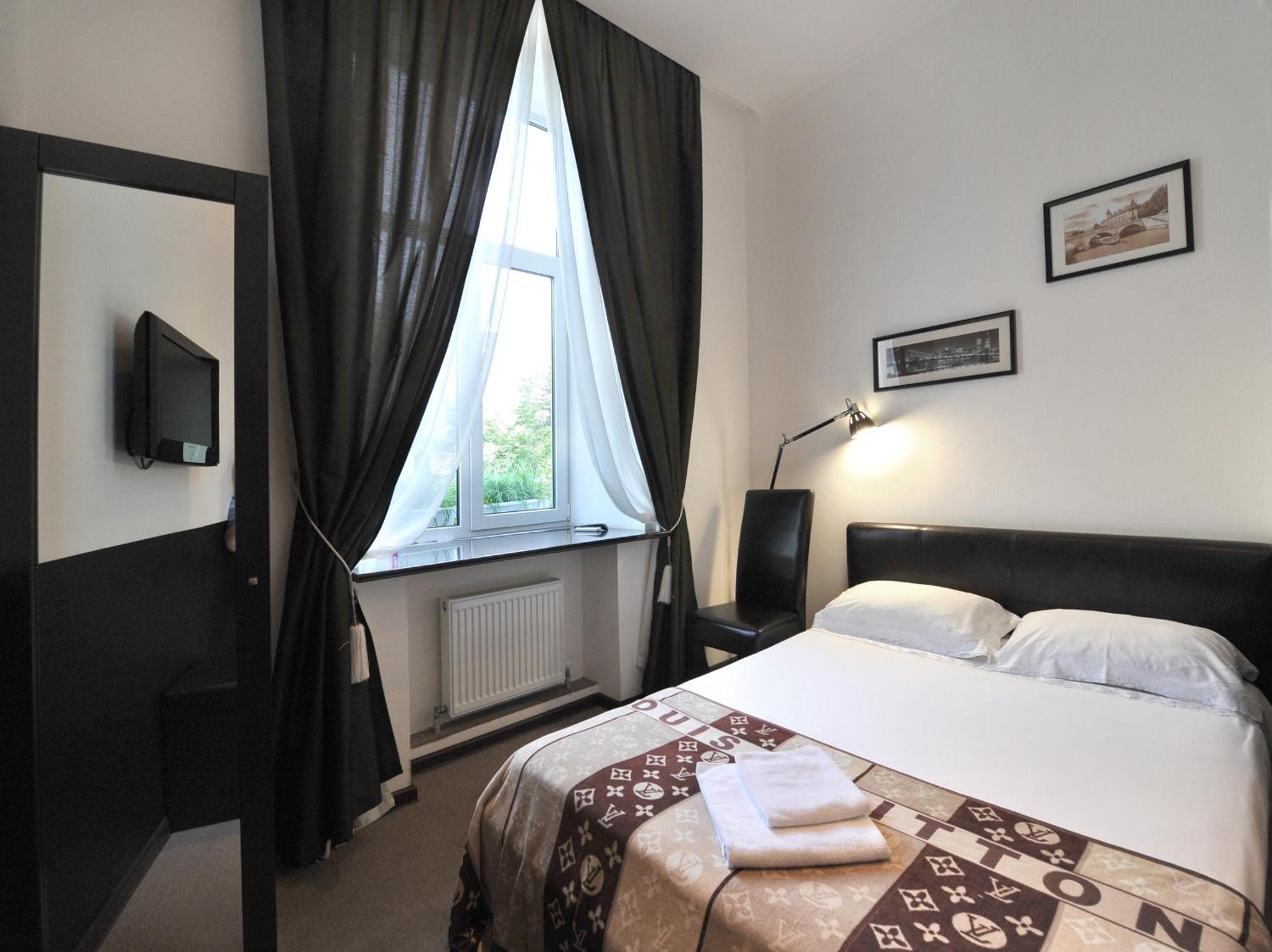 Hotel Reno On Deribasovskaya Odessa Dış mekan fotoğraf