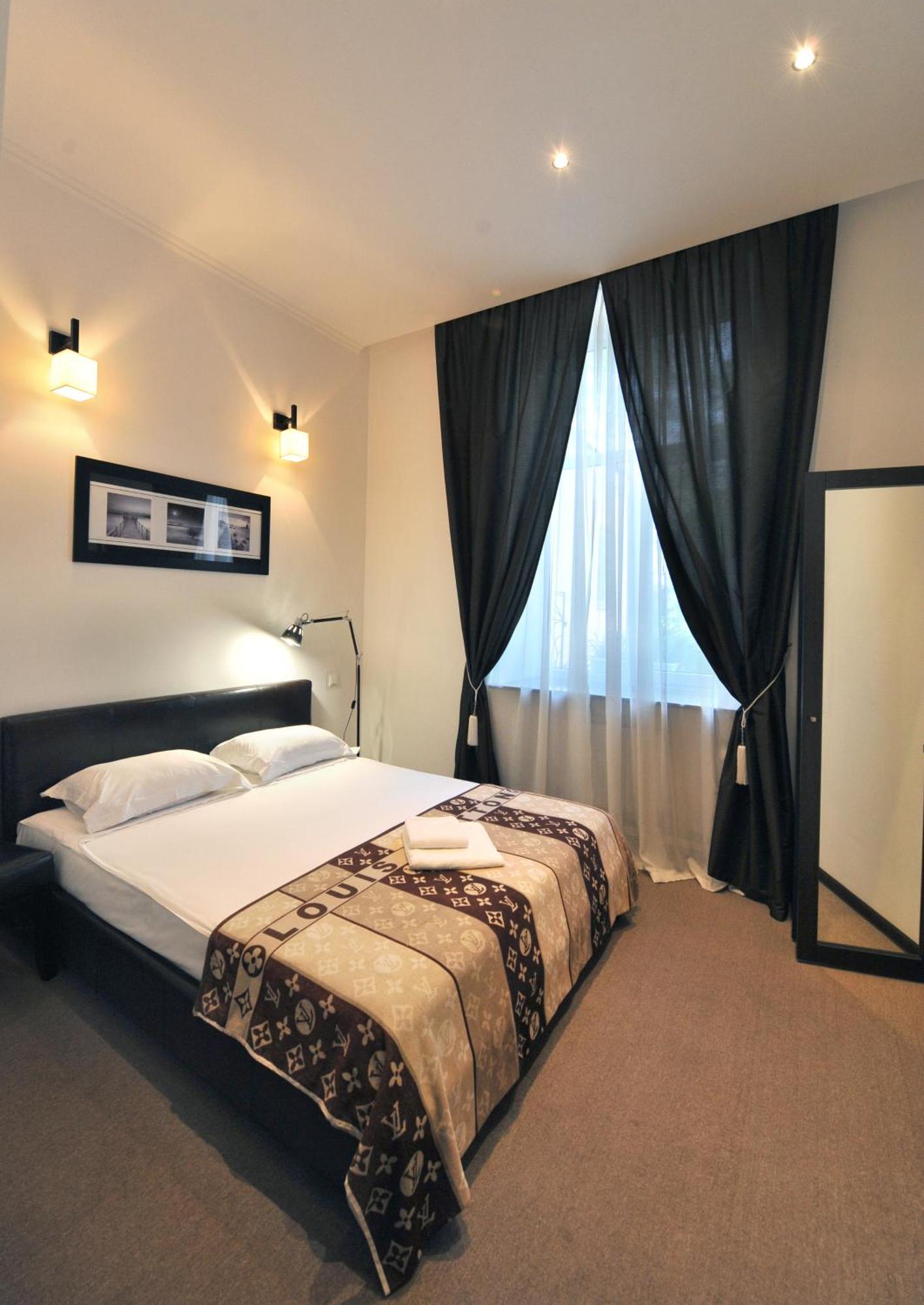 Hotel Reno On Deribasovskaya Odessa Dış mekan fotoğraf