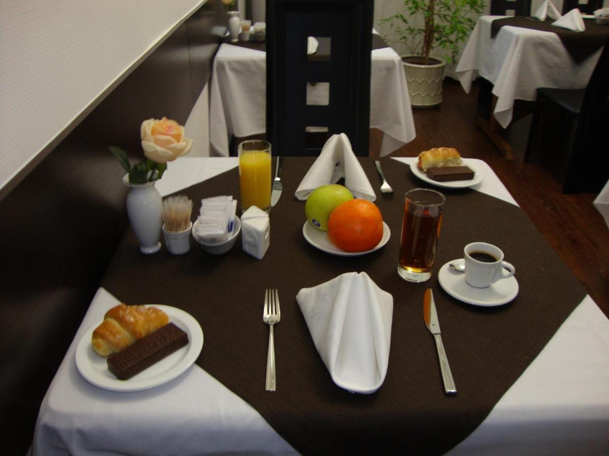 Hotel Reno On Deribasovskaya Odessa Dış mekan fotoğraf