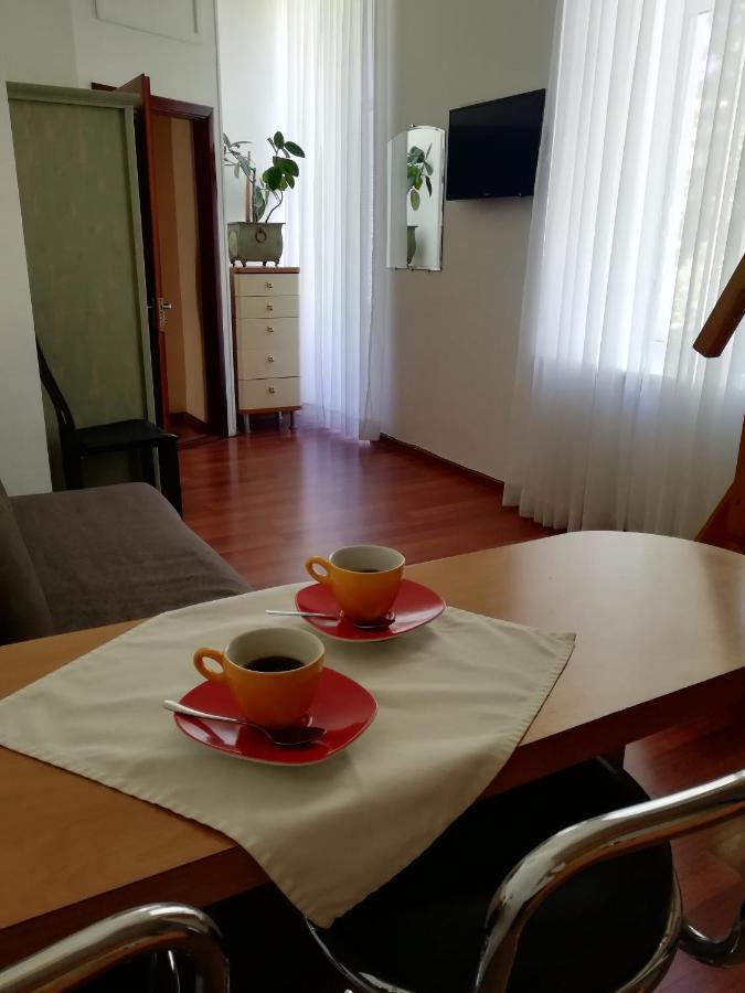 Hotel Reno On Deribasovskaya Odessa Dış mekan fotoğraf